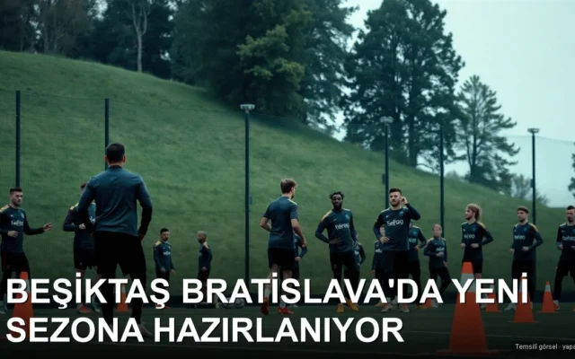 Orta Avrupa'da yeşil sahada kamp antrenmanı yapan futbol takımı