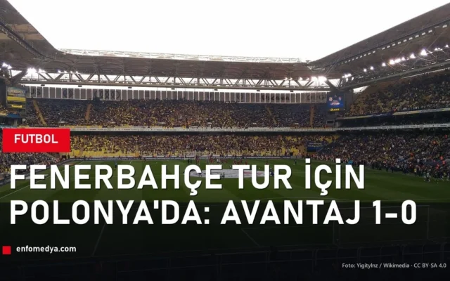 Şükrü Saracoğlu Stadyumu'nda Fenerbahçe taraftarı — Şampiyonlar Ligi ön eleme gecesi