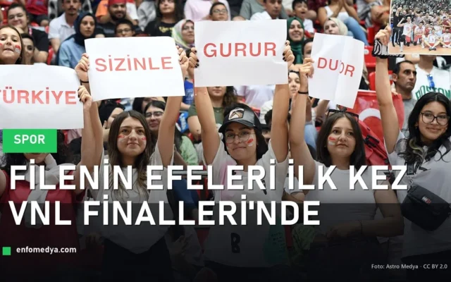 Turk voleybol taraftarlari milli takima destek pankarti - Filenin Efeleri VNL Finalleri