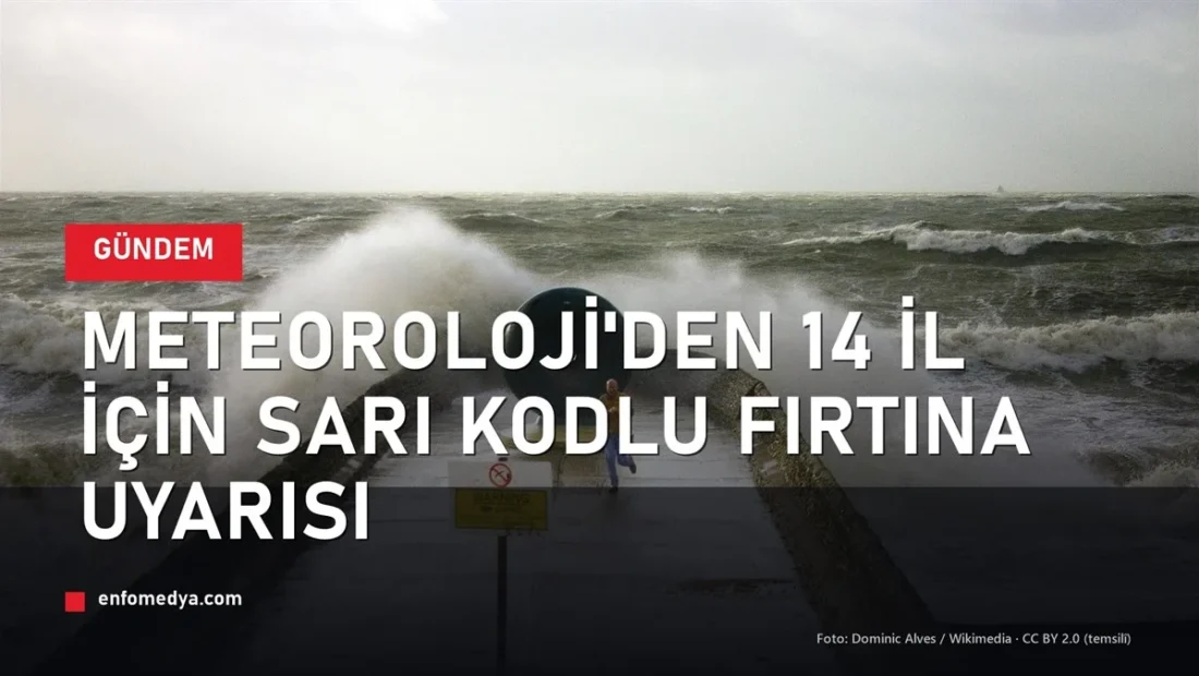 Kıyıya vuran dalgalar; Meteoroloji 14 il için sarı kodlu fırtına uyarısı