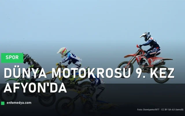 Motokros pilotlari havada siçrama yaparken - MXGP Turkiye Afyon temsili