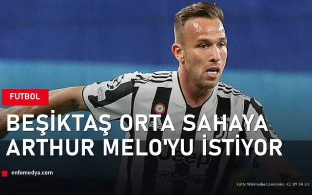 Arthur Melo Juventus formasıyla topla ilerliyor — Beşiktaş'ın orta saha hedefi